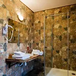 Stara Pravda - History Hotel 2*