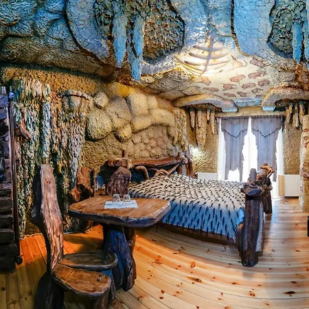 Stara Pravda - History בוקובל